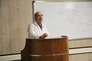 دکتر محمدرضا خوشایند: تحلیل‌های چندمتغیره، حلقه اتصال داده‌های پژوهشی با تصمیم‌گیری‌های درمانی‌اند