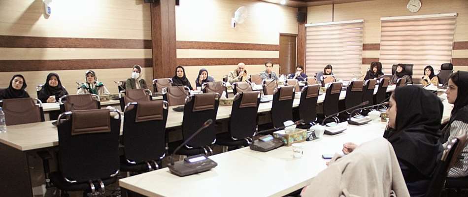 از بی‌عدالتی معرفتی تا اخلاق درمان؛ محورهای نشست حلقه علوم انسانی داروسازی