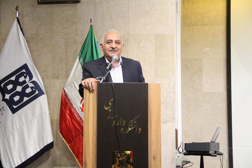 پیام تبریک رئیس دانشکده داروسازی دانشگاه علوم پزشکی تهران به مناسبت روز دانشجو