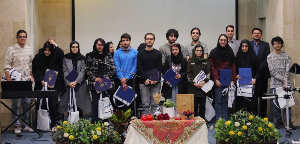 یلدای دانشکده داروسازی دانشگاه علوم پزشکی تهران با رنگ‌وبوی همدلی و برپایی بازارچه خیریه دانشجویی 