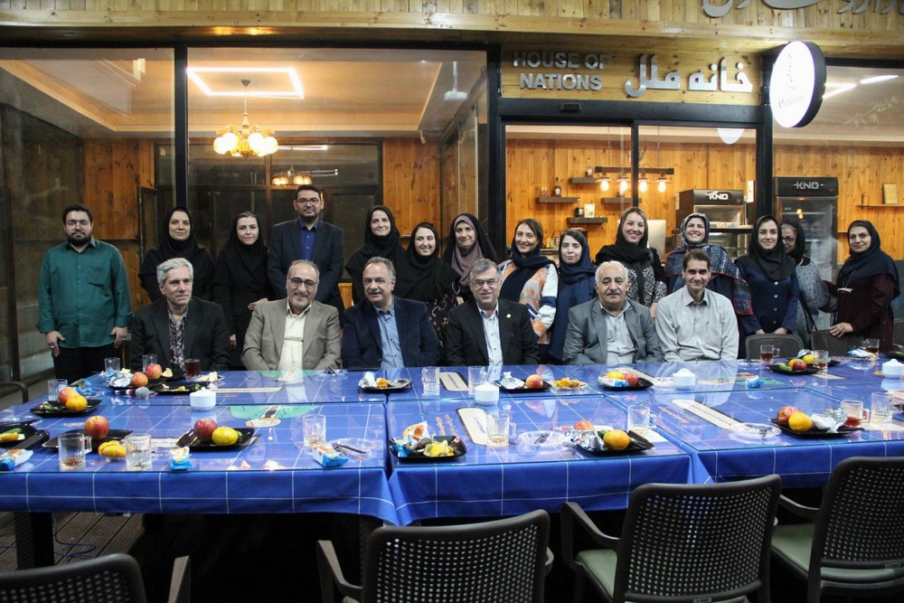 نخستین نشست «کافه خاطره» با حضور دکتر خیرالله غلامی، استاد پیشکسوت گروه داروسازی بالینی در دانشکده داروسازی برگزار شد